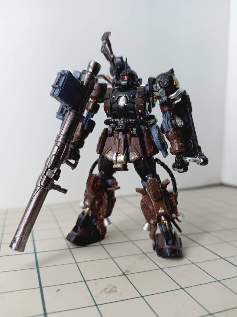 自分の出せる技術を全て出しました。塗装はモノアイ以外、全てガンダムマーカーです。MSVセットサイコーです。