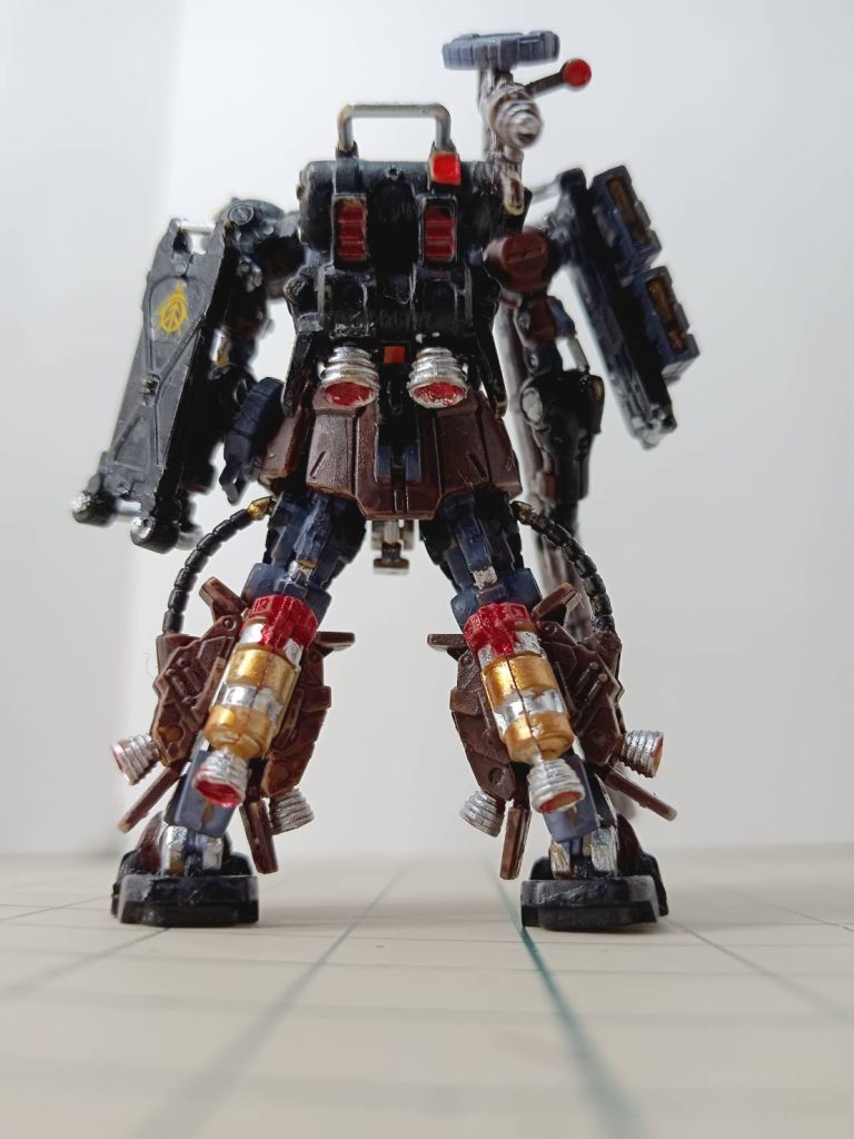 背中で語ります。