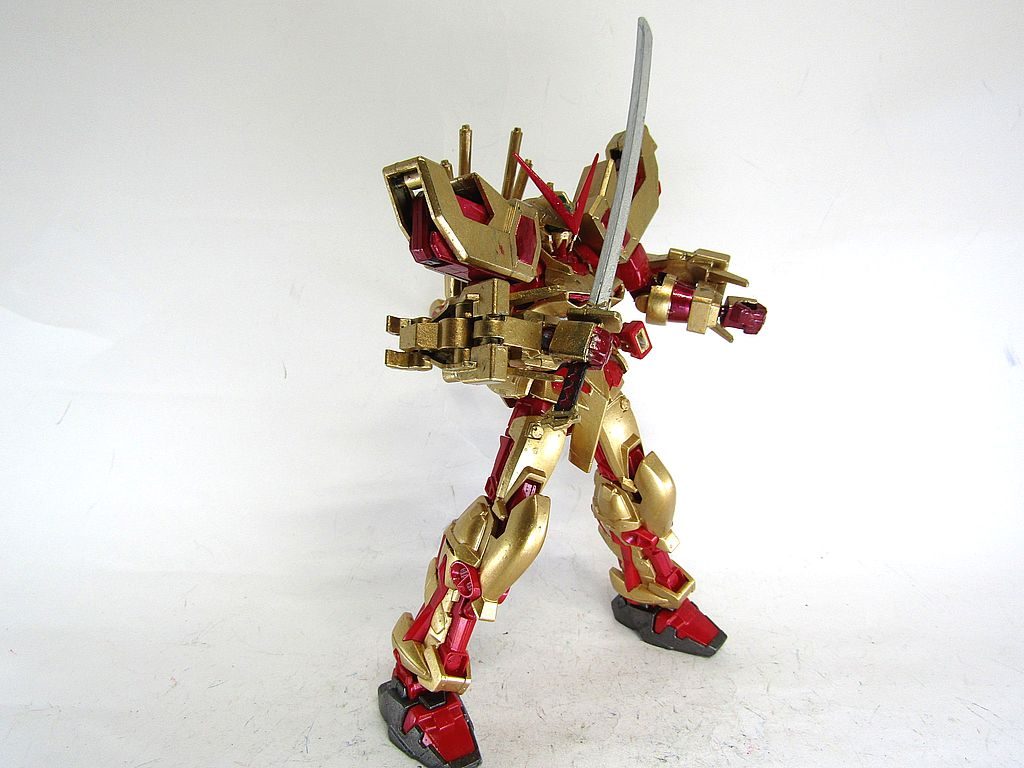 GBNとかをイメージして、腕をアルトロンに変更したバージョンです。