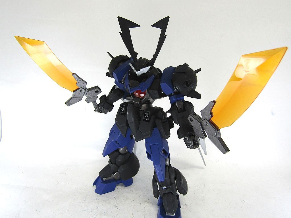 GN-XⅣの機動力を活かして、乱戦の中、高速機動から斬撃を放ちます。ブシドー無双！