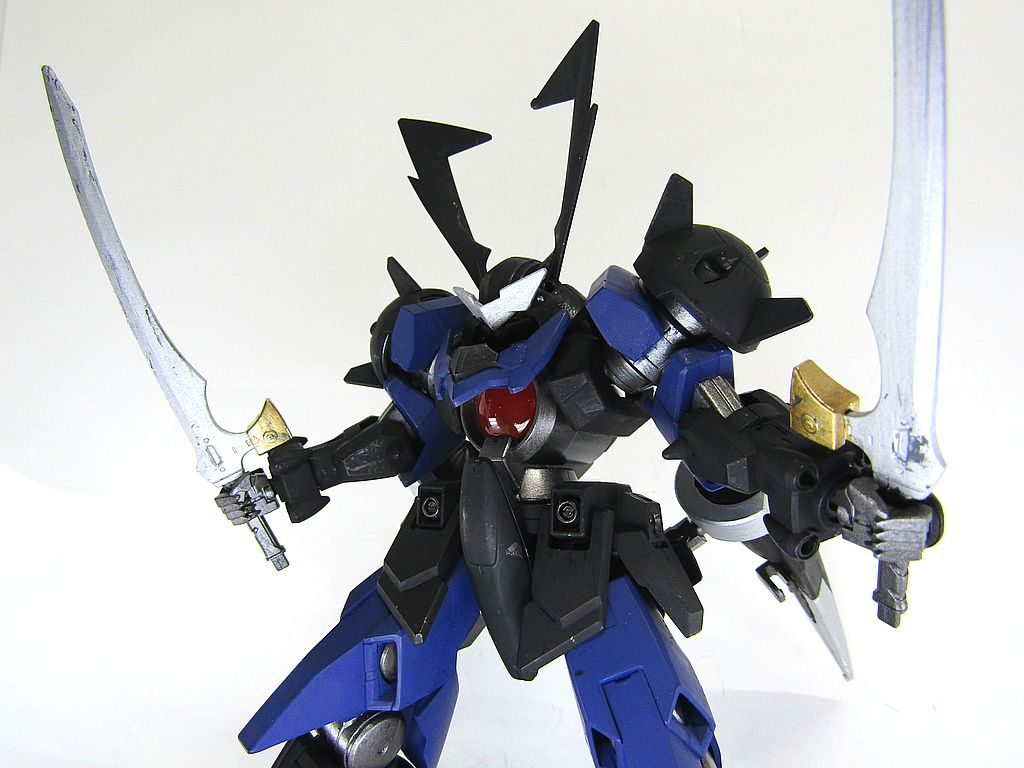 いかがでしたでしょうか？GN-X　ASTRAY　レッドフレームを作成している時にミスターブシドーっぽいと思ったので、急遽作成しました。兜が大きく、首はほとんど動きません。(;^_^A近接格闘型の乗り手を選ぶ機体となってしまったので、GBNでは私は乗りこなせないでしょう( ＴoT)