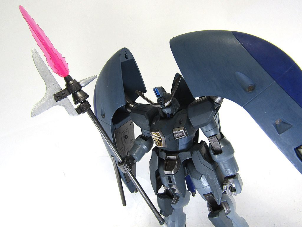 年末に再販で手に入ったので、潜水艦ぽいカラーで塗装していたところ、「これ4号機じゃねぇ?」となり、一部青色に塗り替えました。(;^_^A