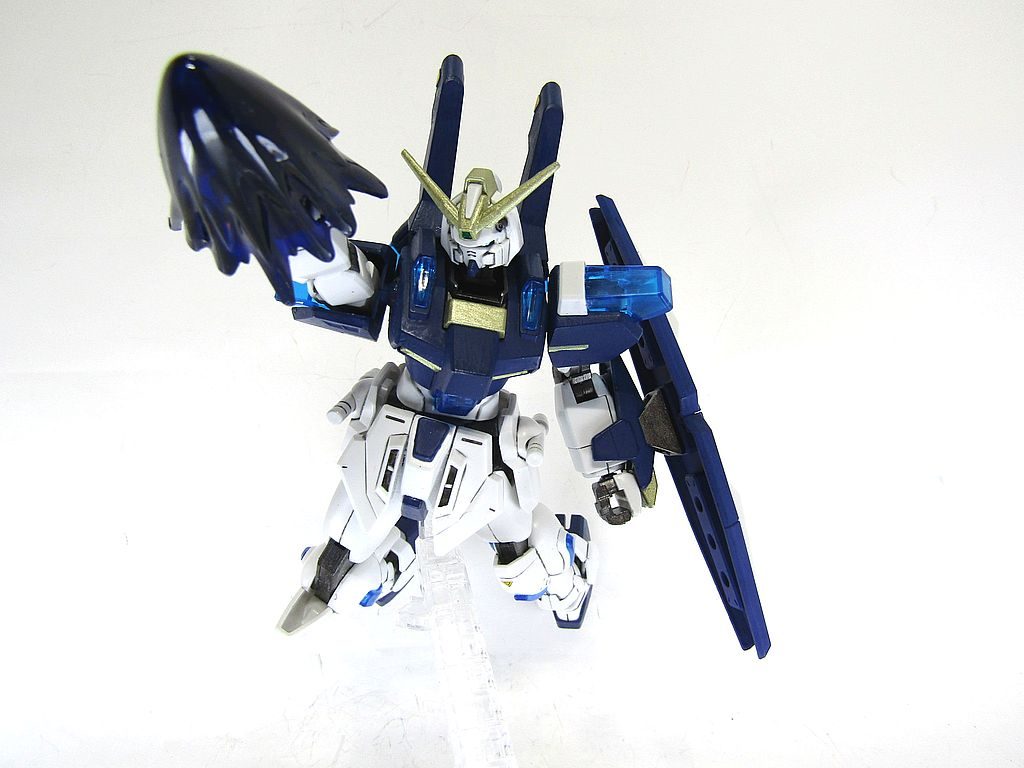 蒼い流星‥‥‥彗星のような姿から、勝利のVとかけてV-MAX‥‥‥MAXimumと呼ばれています。(;^_^Aきっとシンは気に入らない、アスランは危険かどうか決めかねているみたいな流れの中、本人は「受けた(食事の)恩は必ず返す。どんな困難でも俺が打開する。これは約束であり、宣誓だ!」とピンチを助けてマイペースに去っていくんだろうな‥‥と思います。