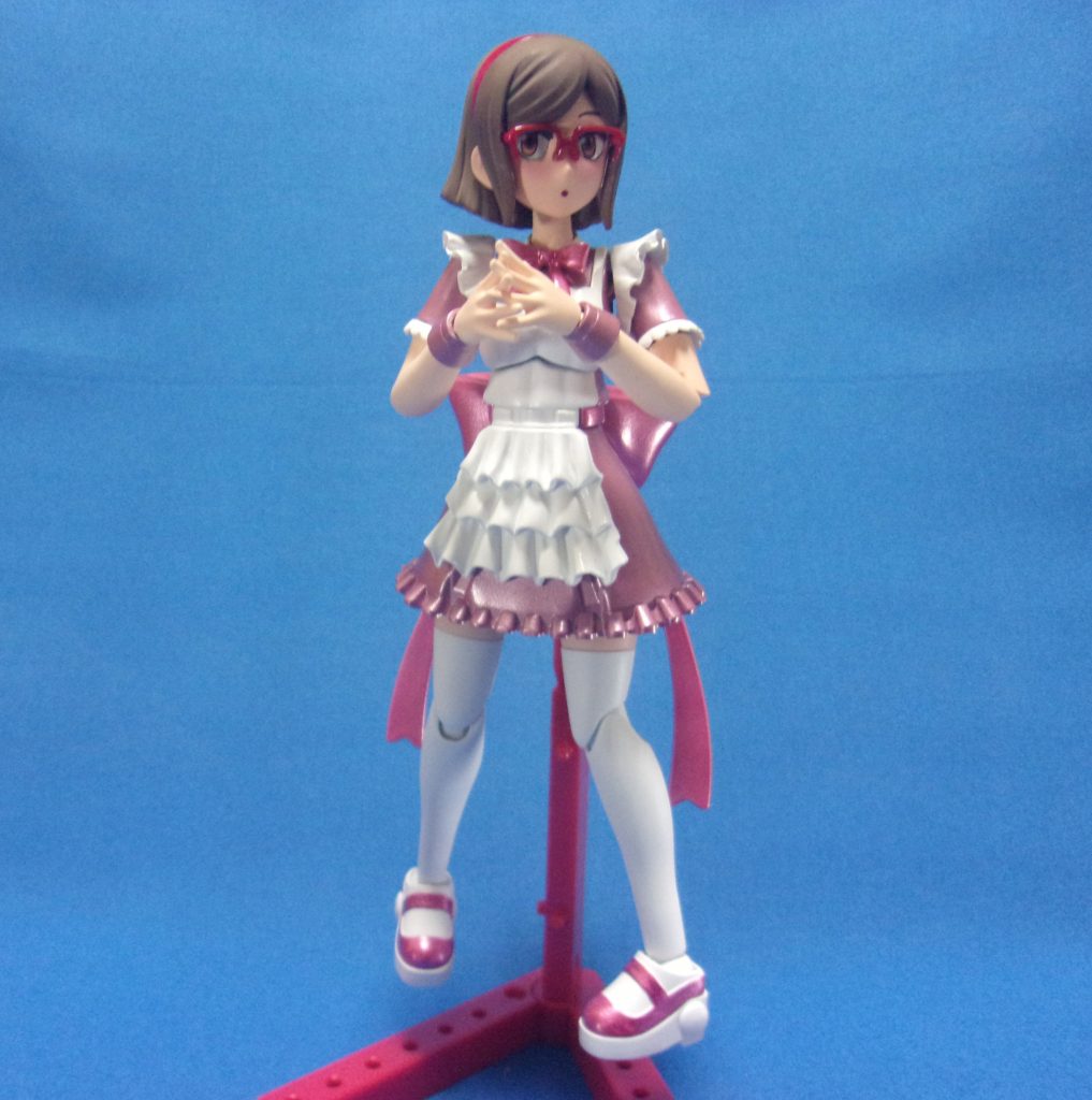 カラーリングはピンク系に。ゴムパーツもメタルプライマーを吹いてなんとか塗装しました。