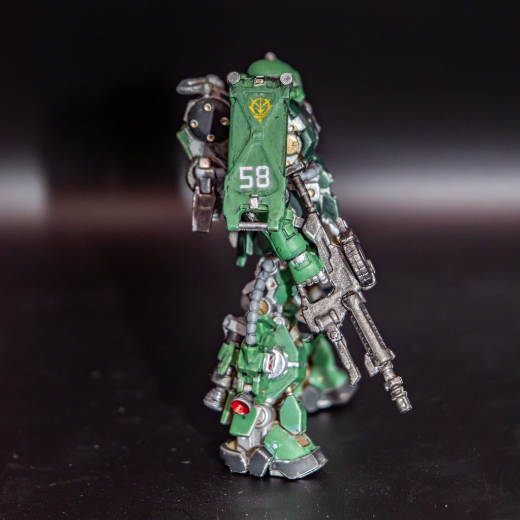 水転写デカールを各所に貼りましたが久しぶりすぎて悪戦苦闘。それなりにはなったかな。