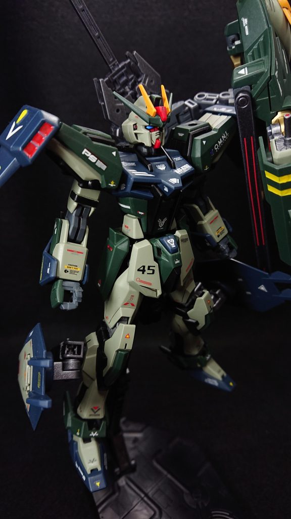 頭部　　　　：ストライク胸部　　　　：ストライク腰部　　　　：ストライク肩部　　　　：ビルドストライクエクシードギャラクシー　　　　　　　　+フォビドゥン腕部　　　　：ストライク+フォビドゥン脚部　　　　：ビルドストライクエクシードギャラクシー　　　　　　　　+フォビドゥンバックパック：フォビドゥン+レイダー武装　　　　：大剣(30MM)　　　　　　　ビームライフル　　　　　　　　(ビルドストライクエクシードギャラクシー)