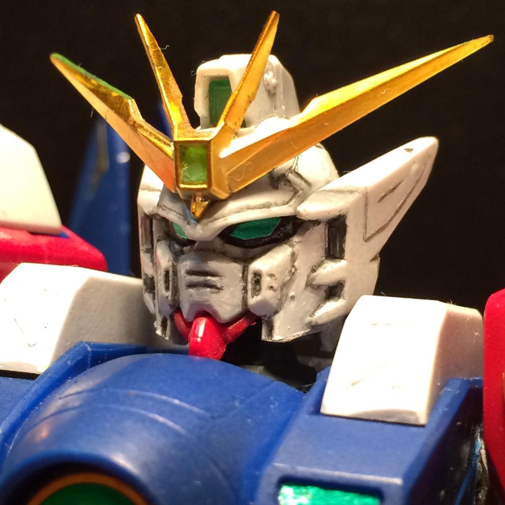 アゴを上に詰めてイケメンにしたり。