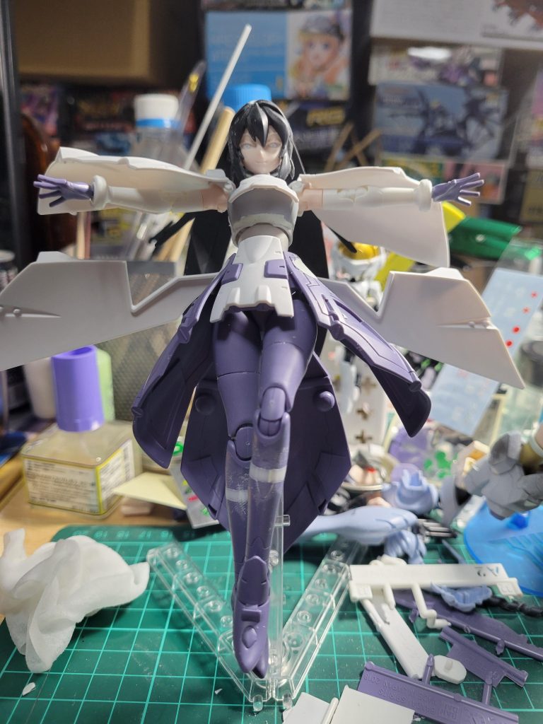 足を長くしてます