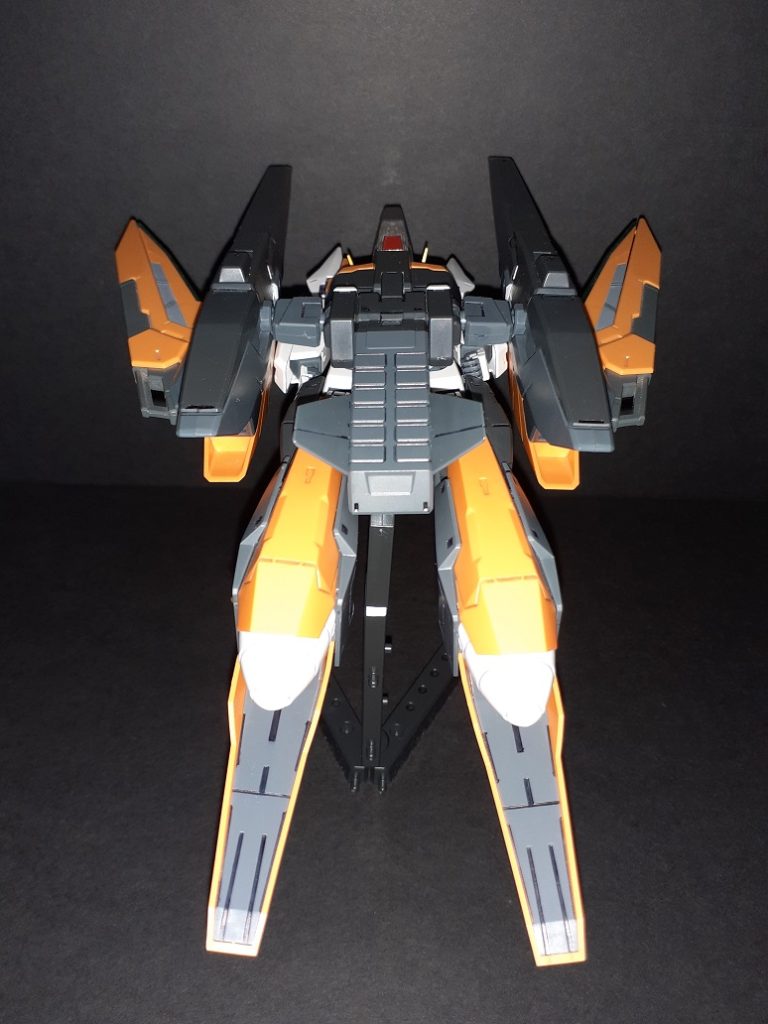 正面からだと変化が分かりにくいので後ろから変形