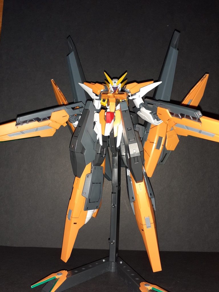 通常版の武器も装備すれば翼に付けたまま武器にもできる