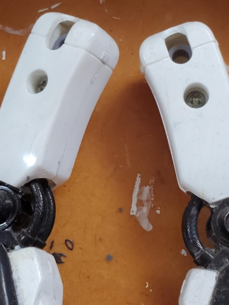 当時のキットはネジで止めることがありました。今はパチパチはめていくだけだしバンダイさんの長年の努力はすごい 