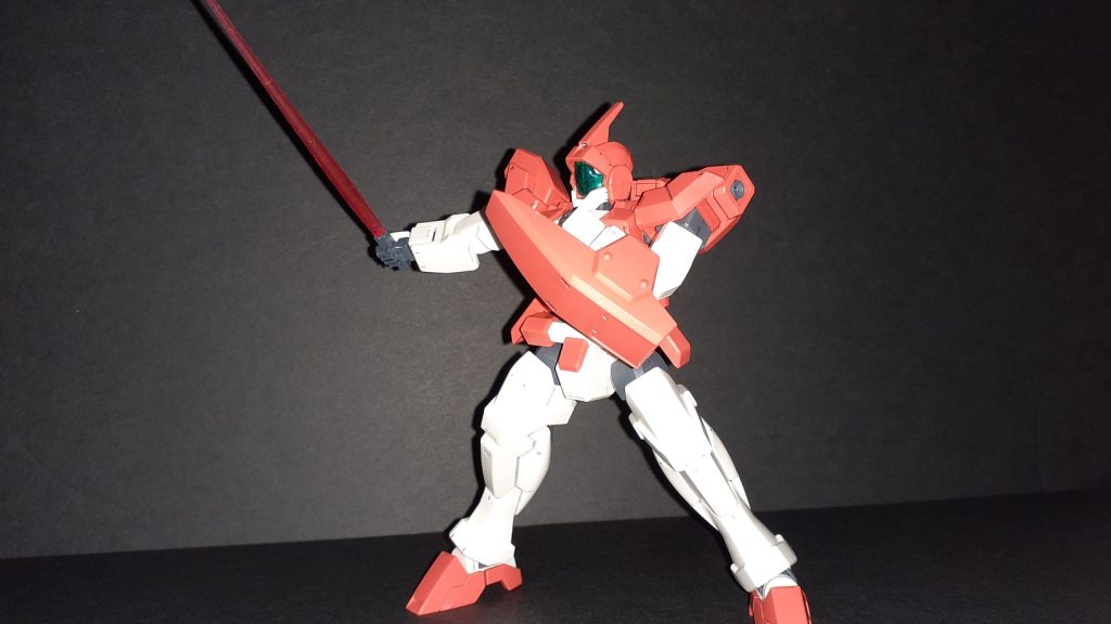 AGEは平たいビーム刃が多いので丸いビーム刃は貴重。ガンダムが全部平たいことを考えると丸いより平たい方が出力が高いという設定なのかな