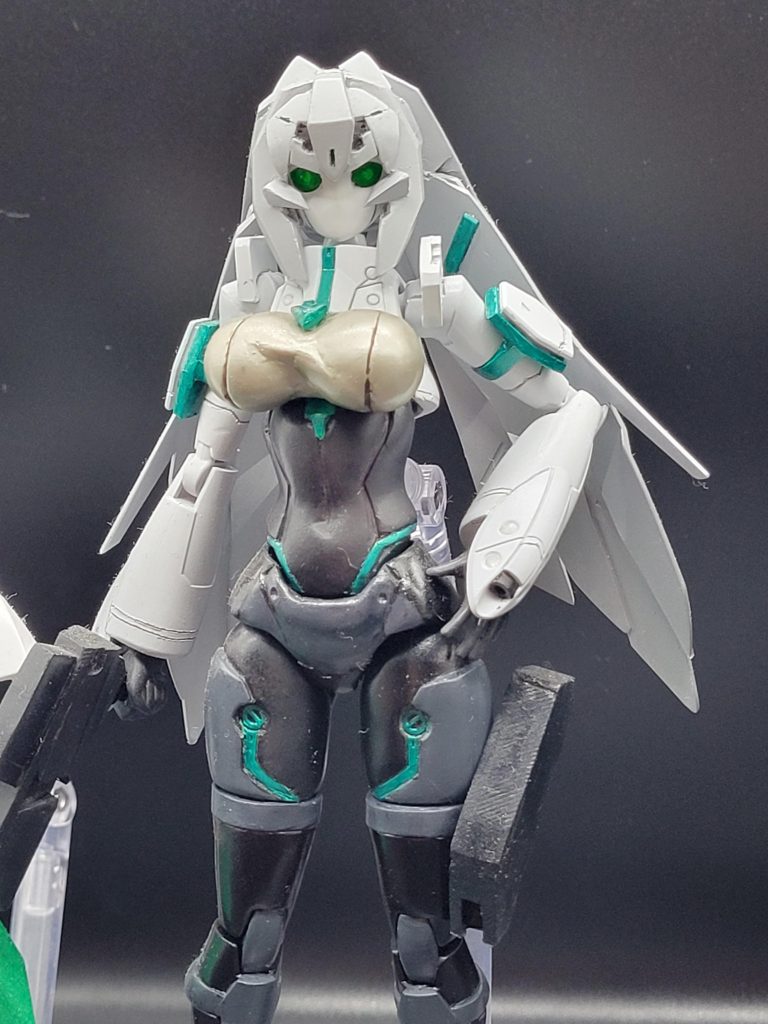 とある絵師さんが上げていたムチムチメイを製作許可を頂いて作った2人目、頑張ったけど早く塗装したくて後半完成を急いだ為に荒らさも目立つ