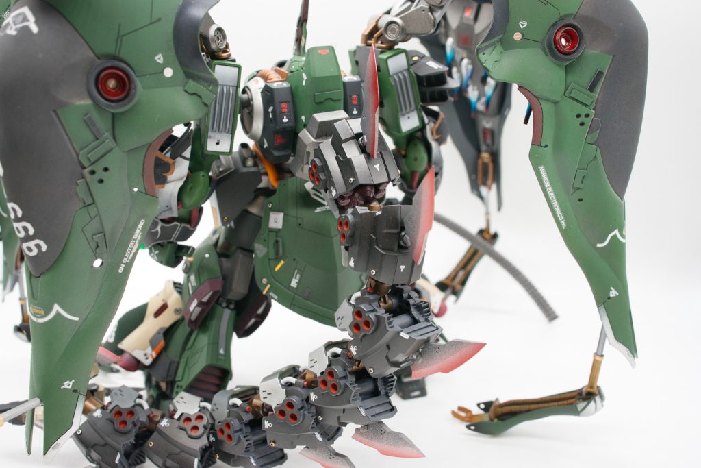 いつもは手を抜くバックショットもしっかり頑張りました。ただ、尻尾はちょーっと蛇足だったかもなぁ、と思いましたが、せっかく作ったのでやっぱりつけることにしました。(ここらへんのサンクコスト病はいつか脱却することはできるのだろうか)