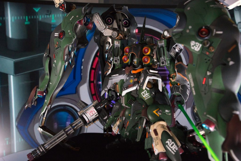 背景にディスプレイでクシャトリヤのコックピットを映してみたが、ちょーっと思った感じにならなかった。。ここらへんまだまだ改善の余地ありだなぁ背景をかっこよく撮れる人にあこがれます