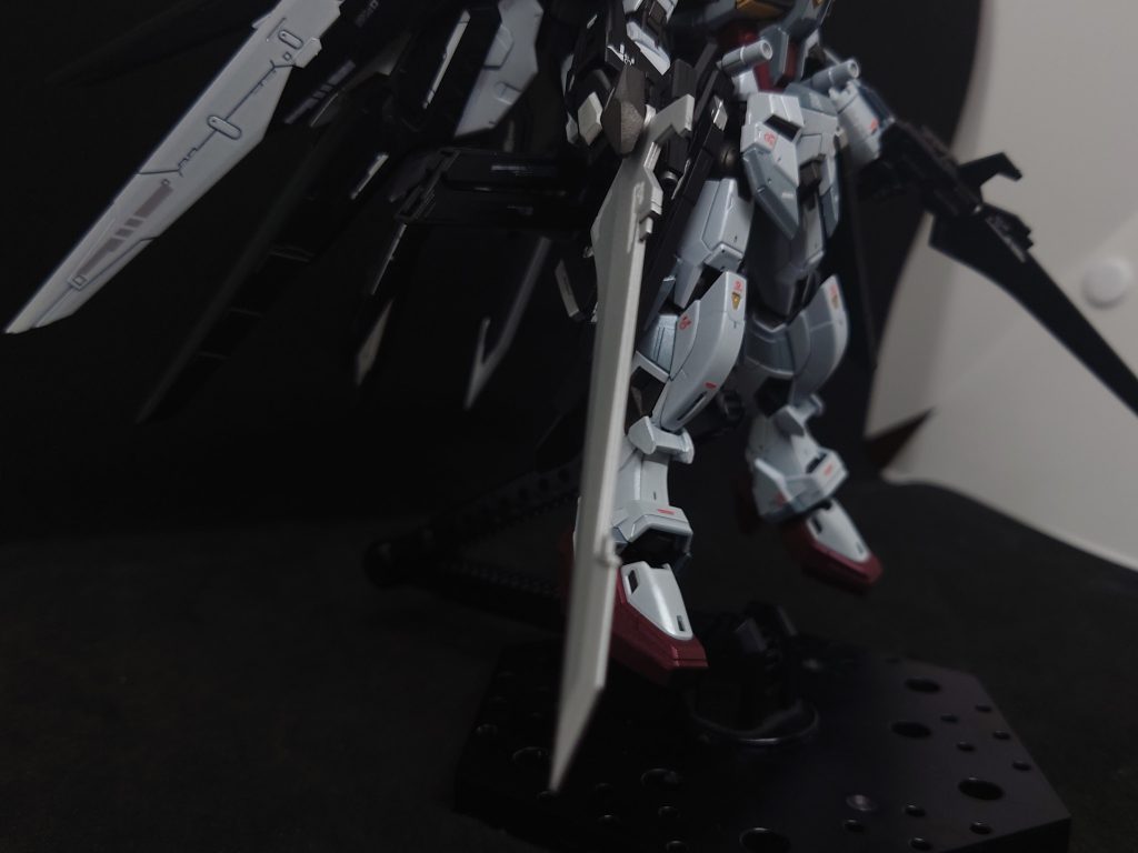 ビームライフルショーティーにフラガラッハ3ビームブレイドを3mm軸使って固定(アストレイノワールのソードピストルを参考)