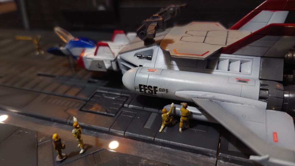 コア・ブースターは旧キットを使用してますが、コア・ファイターの部分は1/100のキットを使用してます。