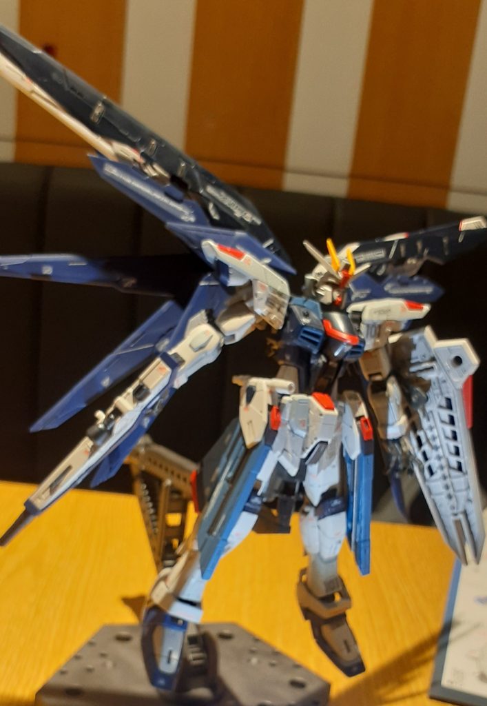 デカール貼りまくり~vフリーダ~ム…