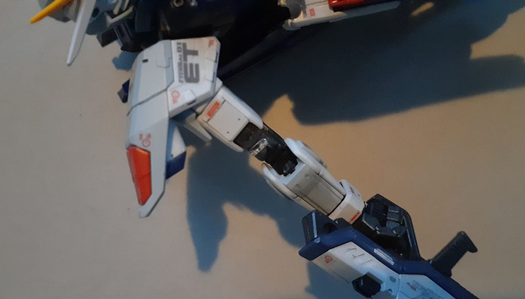 いつものSEED撃ちをしようと…ポージング中に腕の関節が、折れました…😂鬼軍曹の…脇固めに、RGたまらずギブアップ…『フォ~ゥ…👋』