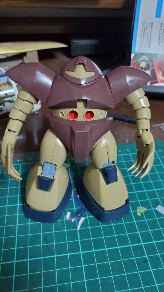 とりあえずまずは仮組みということでパチパチ✂パーツが少ないので2時間ほどで完成しました