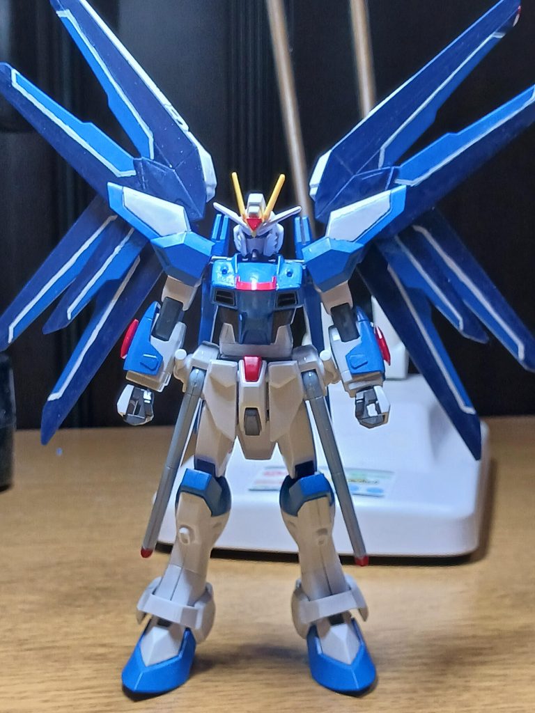 当初はウイングもHGフリーダム使いました