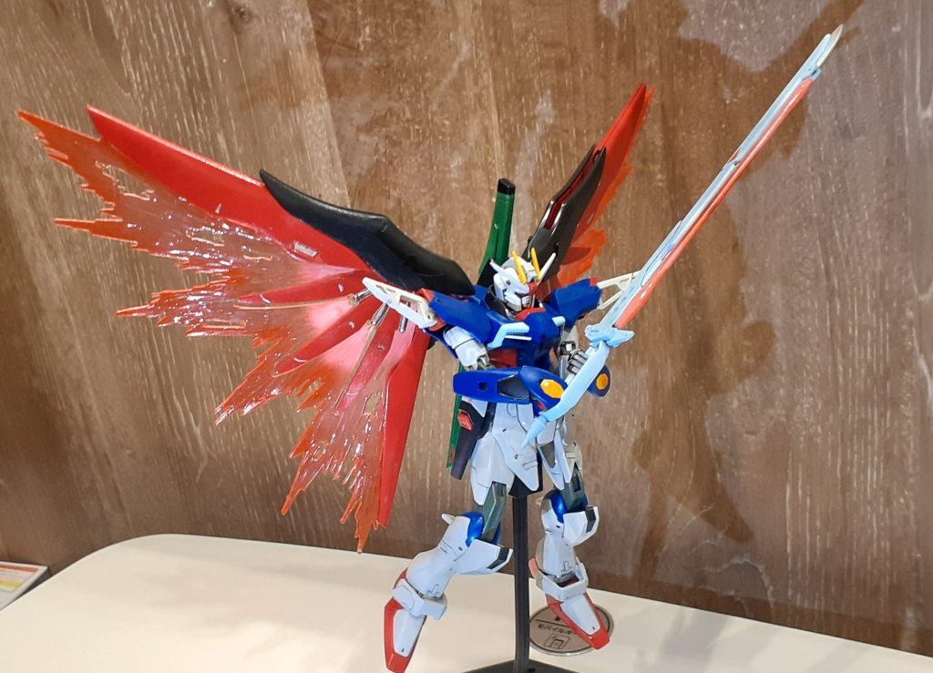 光りの翼…で…分身の術…したいですね~😆あと3~4体あれば…🍔🍔🍔🍔🍔