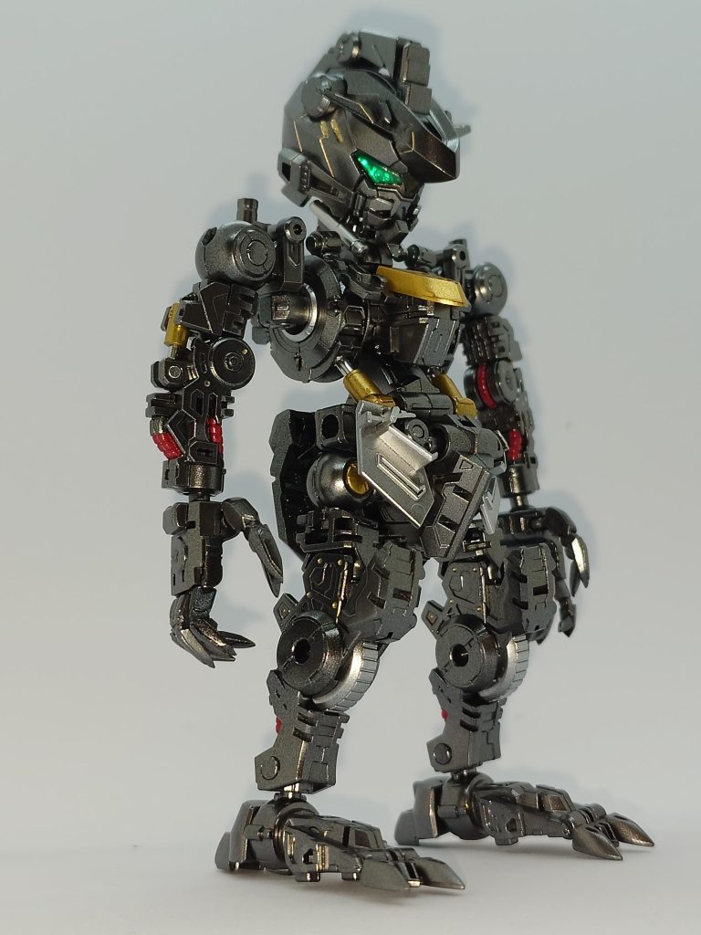 内部フレームのみ。パイプを赤に塗ってみたのは我ながら良かったなと思います。塗料一覧白:ブリュンヒルトホワイト→ムーンストーンパール白以外の下地はEXブラック統一赤:MGPルビーレッド青:プリズムメタリックブルーバイオレットメインフレーム:スターブライトアイアン銀:スターブライトシルバー＆スーパークリームシルバー2金:スターブライトゴールド＆パールゴールド黒:ウェストブラック（ちょっとシルバー混合）一部武器:ヘキサフレームガンメタル