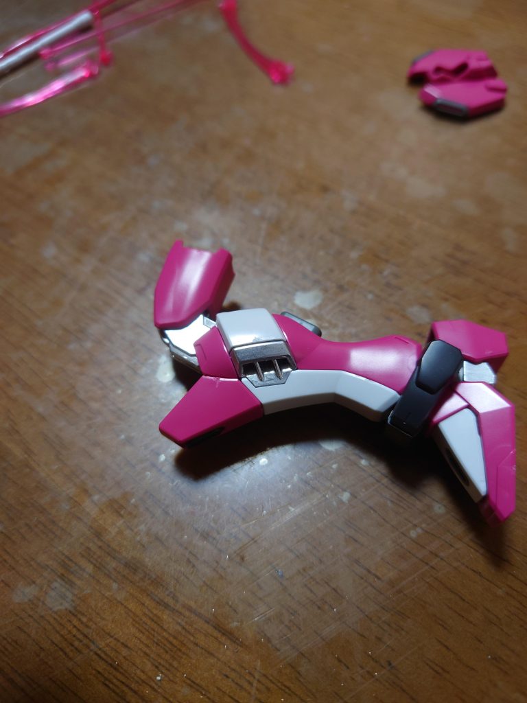 ポーズ写真だと見えにくいですが結構反射してます