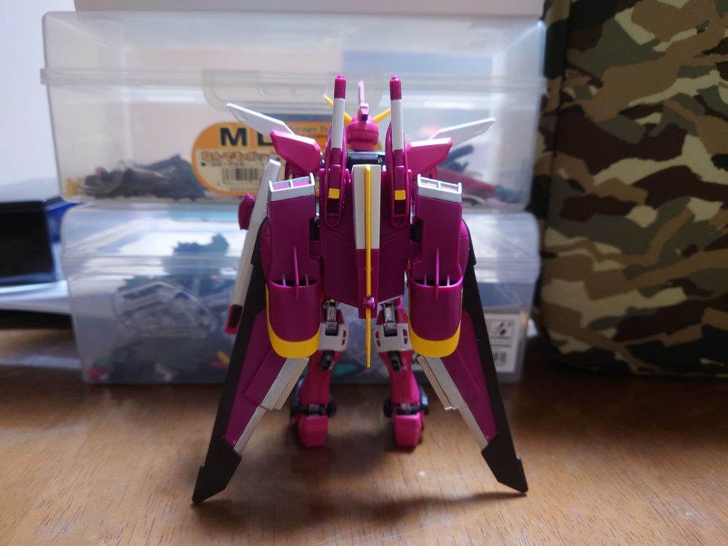 後ろから（前回のストフリ投稿後分解してシルバー部分を塗装しました）