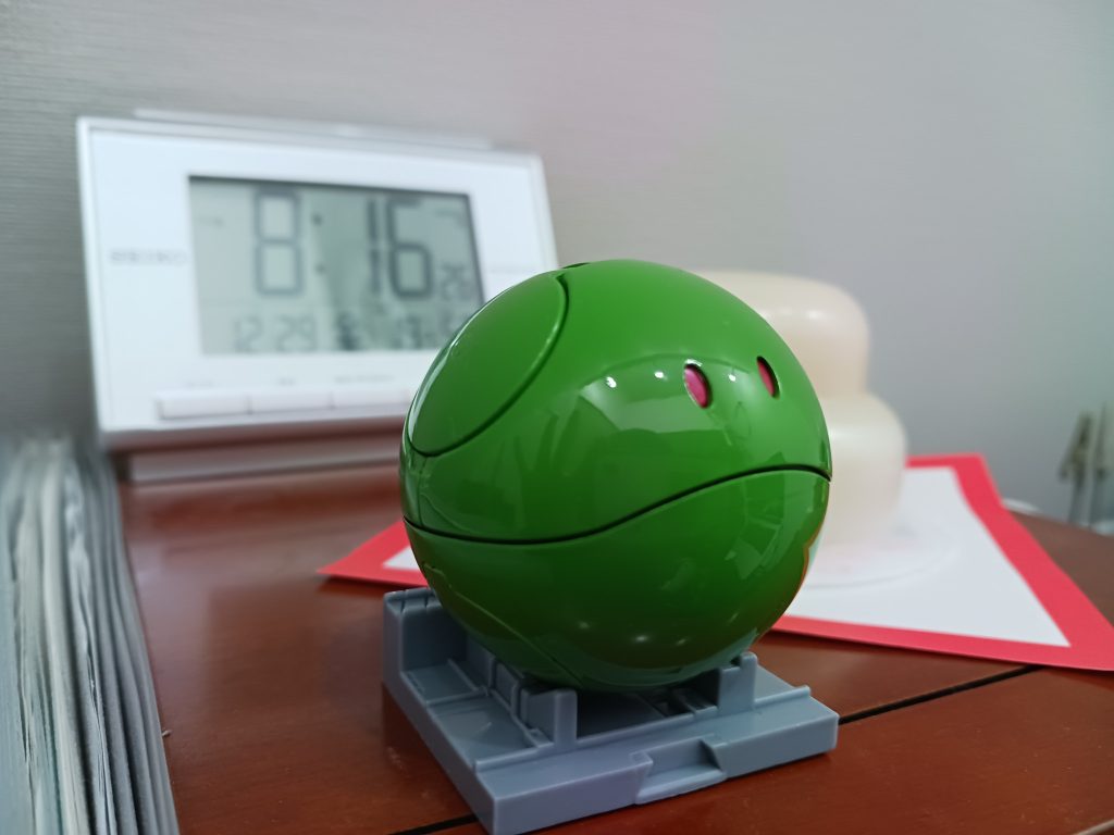 顔が写り込むくらい磨き込みました。筆塗り→2000番→3000番→8000番で磨き、歪みが出てたらまたやり直しでした。