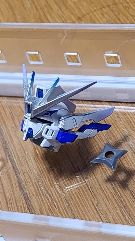 この手裏剣の穴を削って広げるのがかなり苦しました…