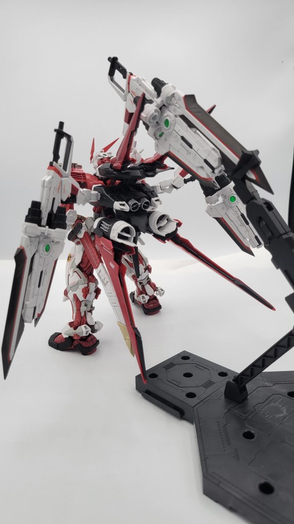 リアビュー。とにかく背負いモノがデカイ！