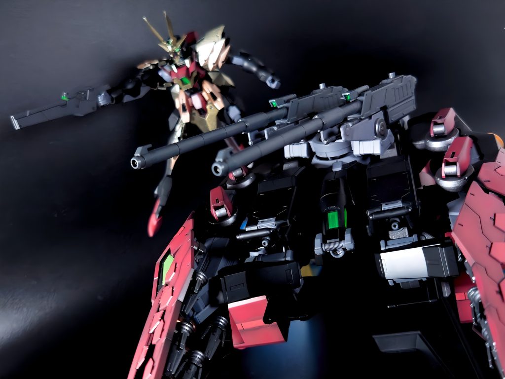 ティフォエウスガンダムの援護に入るクタン双竜型。以上、クタン双竜型の完成報告でした。そしてさらに【続く】