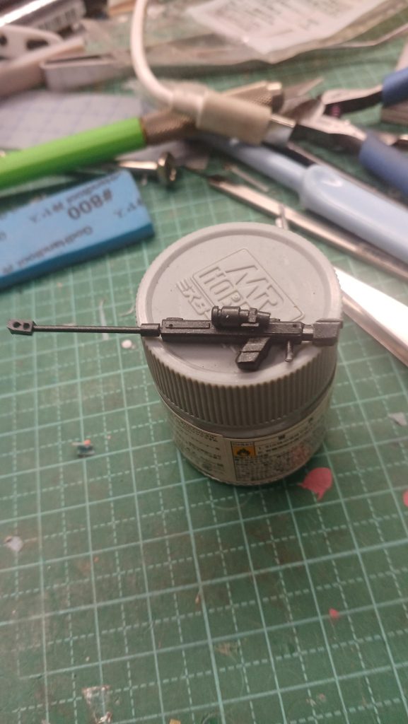 マッシュもオリジン版は対艦ライフルと思いプラバンプラ棒でなんとなく作ってみました老眼泣かせのアーティファクト‼️PGシャアザクの製作の息抜きで手を出してしまったにも関わらず三体一気に作ってしまいましたこれもザク屋の宿命か😁