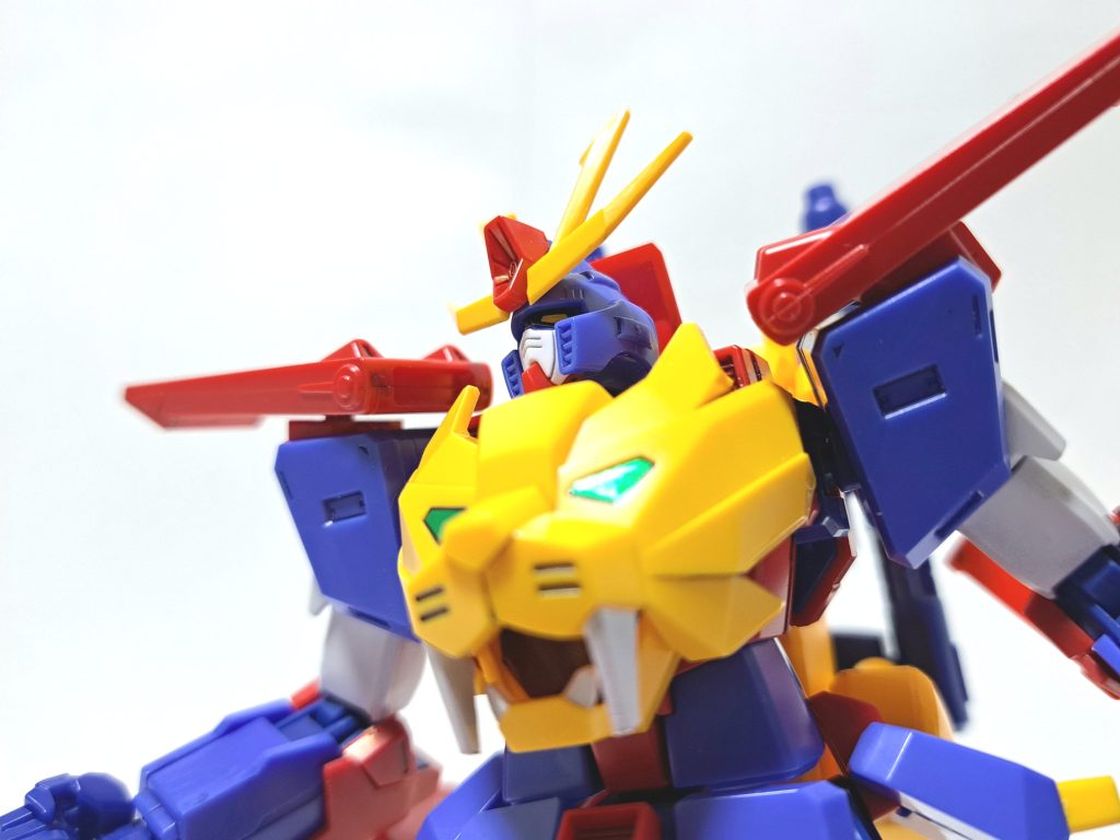 ハイメガキャノンベースとなったZZガンダムから引き継がれた高出力メガ粒子砲。その威力はバトルフィールドの山をも削る程であり、更にダブルキャノネード、ライガーグレアとの同時発射も可能となっているが、その性質上連射は効かない。