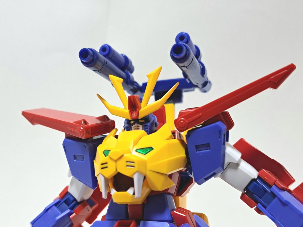 ダブルキャノネード背中に装備されているビーム砲。ZZガンダムのダブルビームライフルの砲身とハイパービームサーベルを流用しており、ハイメガキャノンと比較して連射性に優れる。また、ハイパービームサーベルはそのまま格闘用装備として手に持っての使用が可能。分離時にはリクトライオンの背中にマウントされる。