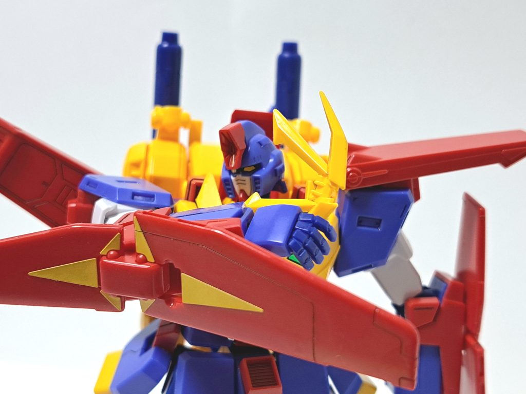 ブーメランスタッガー頭部アンテナを投げつけるブーメラン。ブーメラン部分にハイメガキャノンは含まれない。投げても戻ってくるブーメランの性質上、一度避けられても背後からの再度の攻撃が敵を襲う。