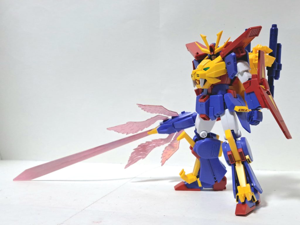超咆剣ハイパーミノフスキーガンプラ心形流のヤサカ・マオのガンダムX魔王の「魔王剣」が月と太陽からエネルギーを得ていたのに対して、地球の力を利用するイメージで制作されており、放出されるビーム刃は機体全長すら超える大型ビームサーベル