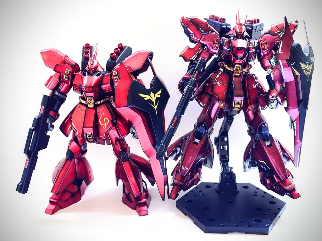 以前作ったRGサザビーと。改めて見るとRGって凄いですね🤣ディテールは少ないけどHGのほうは原作に近くて良きですね。