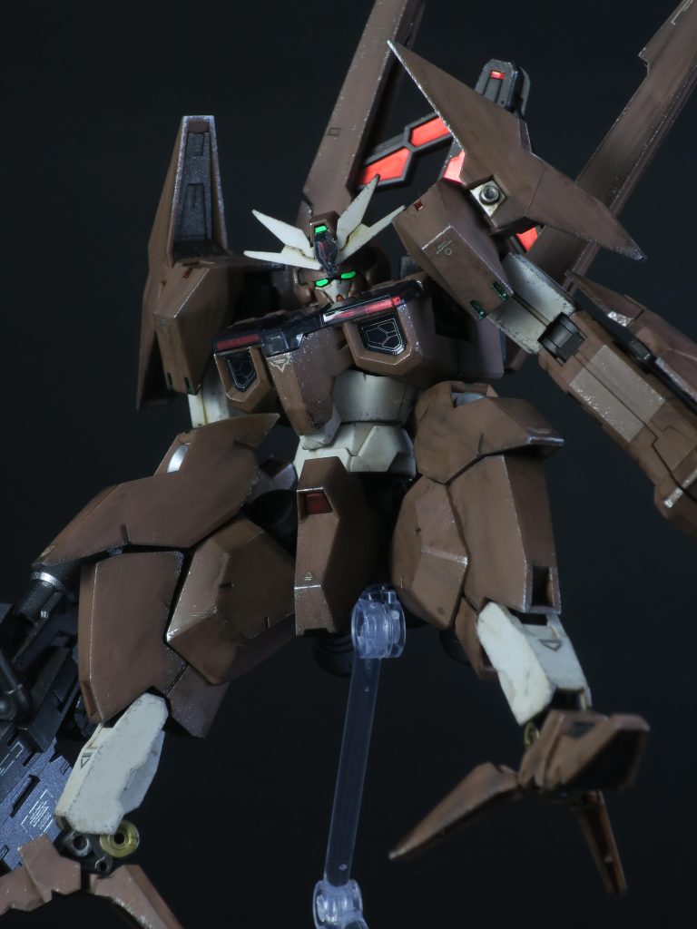 最後に、ウェザリングマスターのススを使って全体的に汚しを調整しました。