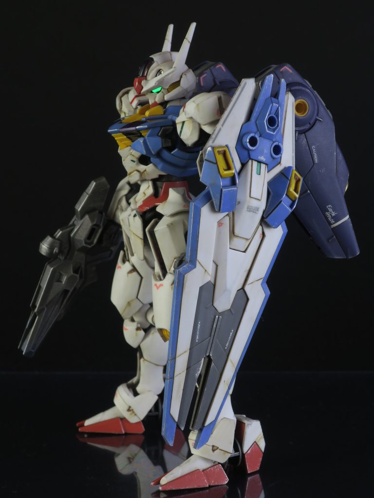 つや消しの後はウェザリングカラーのグランドブラウンでフィルタリング。ウェザリングカラーは塗ったあと早めに拭き取って、うすめのフィルタリングにしました。