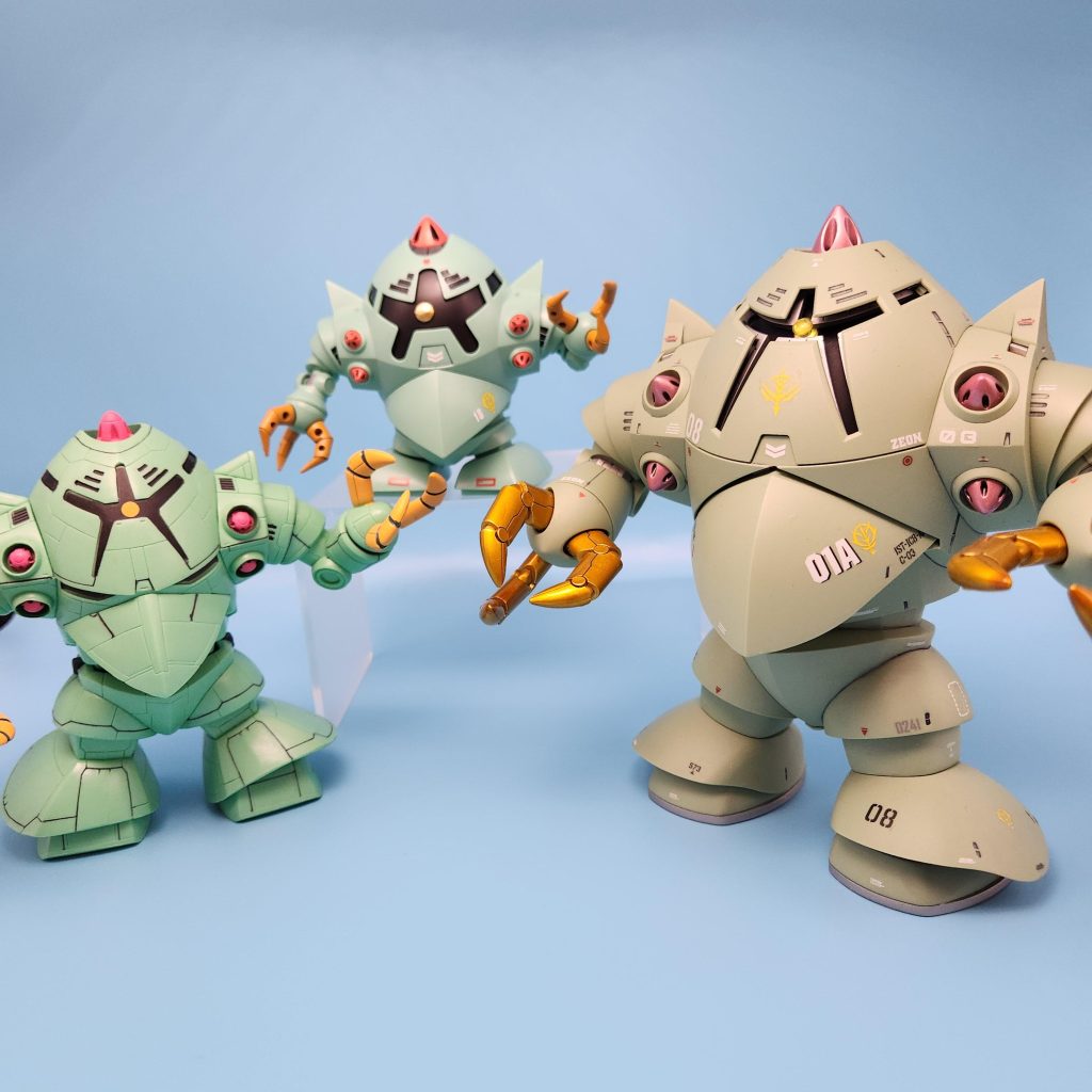 おうちの色々なゾックを借りました。左はフィギュア、右はHGです。完全に比率がオカリナふいたりネコバスよぶアイツみたい...せっかくなのでどこかで同じキットのアッガイもつくりたいですねー!閲覧いただきありがとうございました!