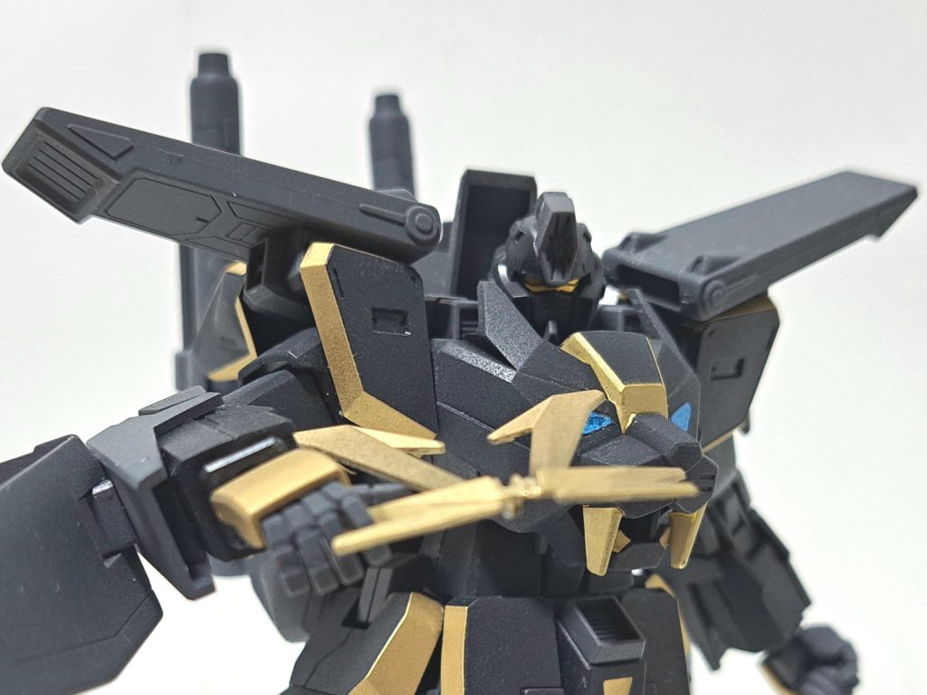 ブラック・ブーメランスタッガーサカイ本人曰く、大型化しているので腰を削るだけでは済まないそう。