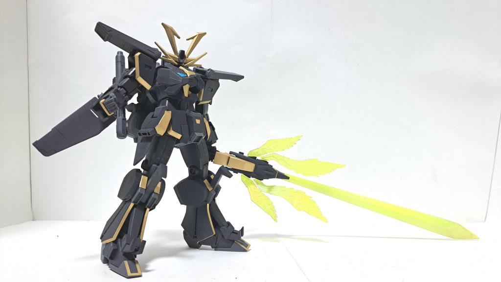 煌黒超咆剣ハイパーミノフスキートライオン3の物より粒子消費量は増えたが粒子圧縮率がチューンアップされており、対トライオン3戦で競り勝つために調整されている。