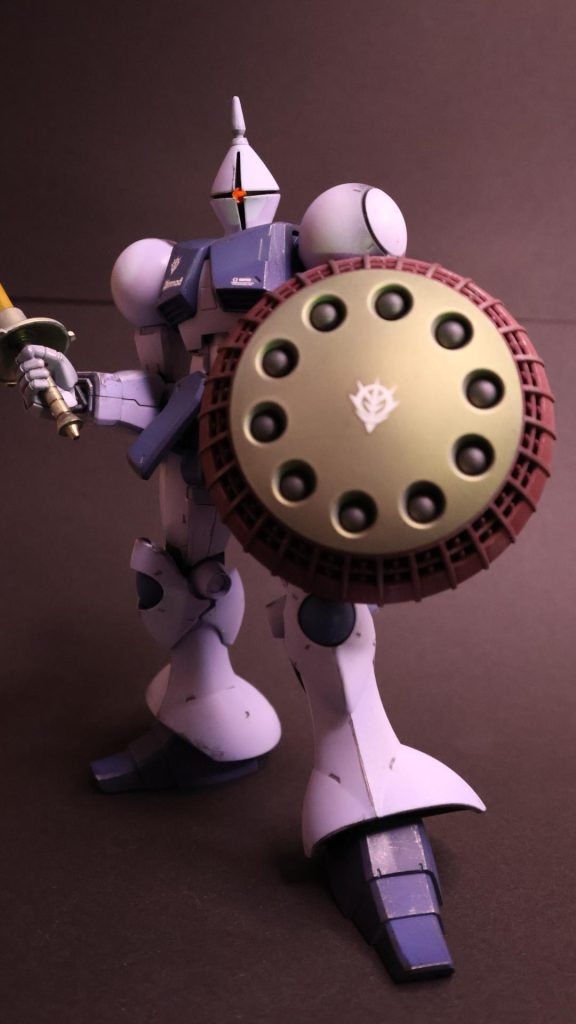 基本取説通りの指定カラーで塗装　武装はつや消しメタリック　全体的に黒鉄色とシルバーのドライブラシをかけています