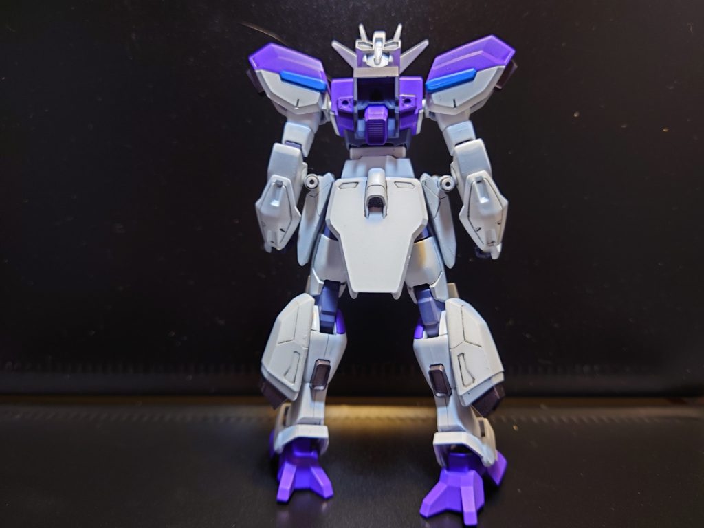 ガントレットタイプのビームガンを追加装備威力は高くないものの取り回しが良く柔軟な対応を可能としている。また、本機には従来のシールドを装備していない為接近戦時のビームサーベルの防御に使用される。