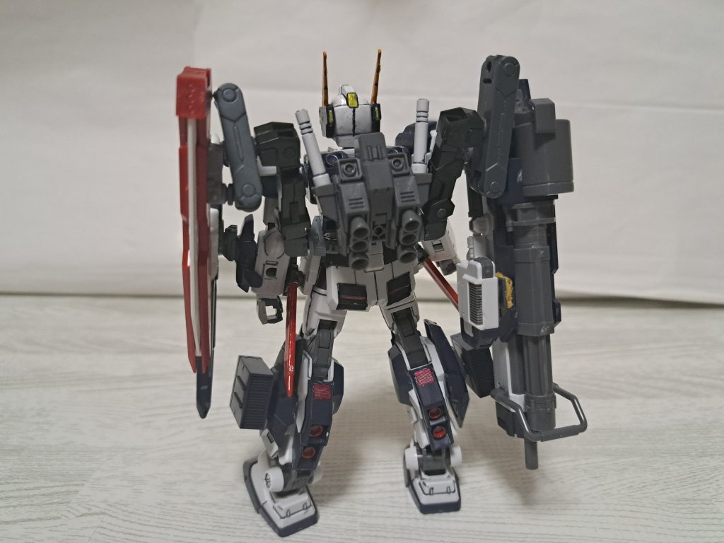 ブラックライダーからは背中のジョイントパーツなどをかっぱらい、根元に接続。シェキナー本体も後ろ側にピンバイスで市販の3mmジョイントをくっ付けました。