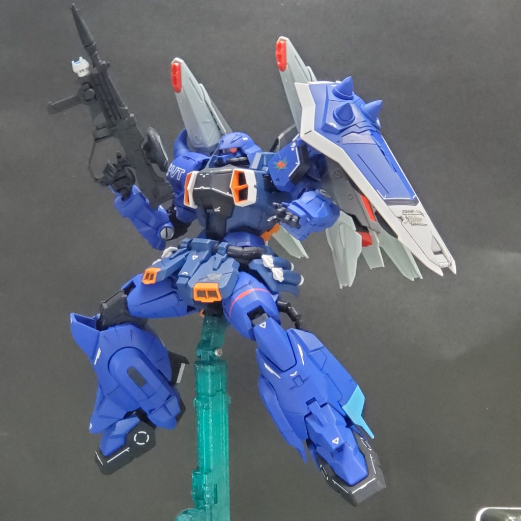 アクションビュー5「平和はもうすぐ訪れる…今は、信じて戦うしかないわ……！」ガンダムウォーのシホ機っぽいポーズで 