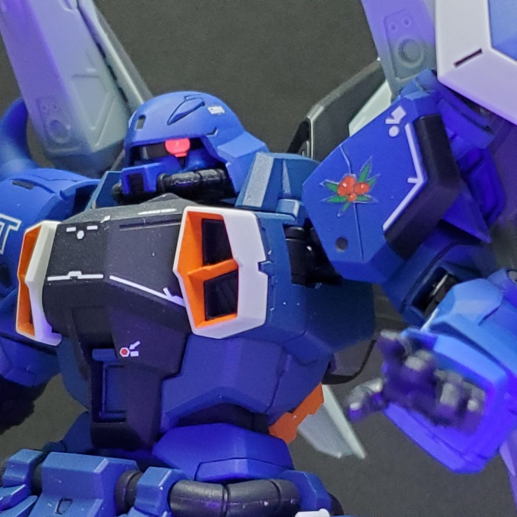 おまけモノアイはブラックライトやUVライトで光るようにしてます。