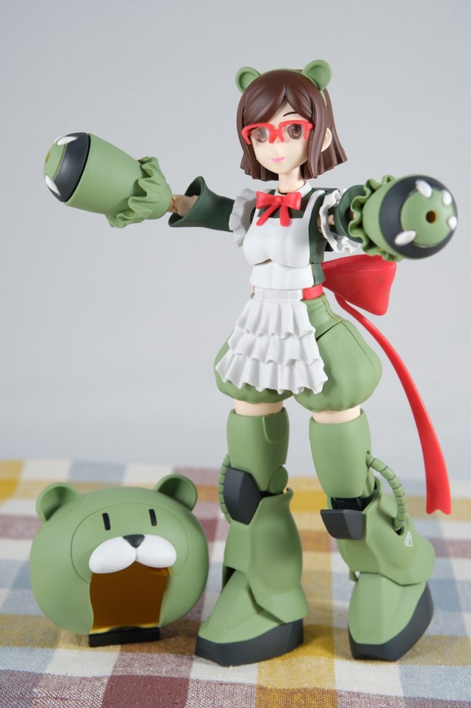 人間が着ぐるみを着ている(コスプレしている?)という状況のため、スジボリなどはせずにのっぺりのまま。デカールも軽くワンポイント程度。なるべくかわいい雰囲気になるようにしました。